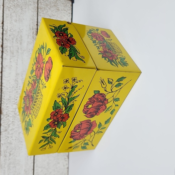 Vintage Syndicate MFG Recipe Box, Yellow, Red Flowers, 1960s - 1970s - Picture 2 of 10
